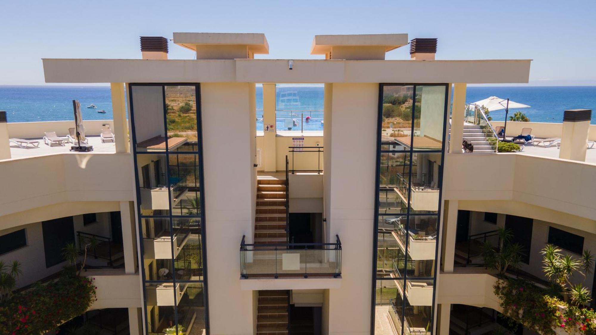 Hello Cosmo Apartment Estepona Bagian luar foto