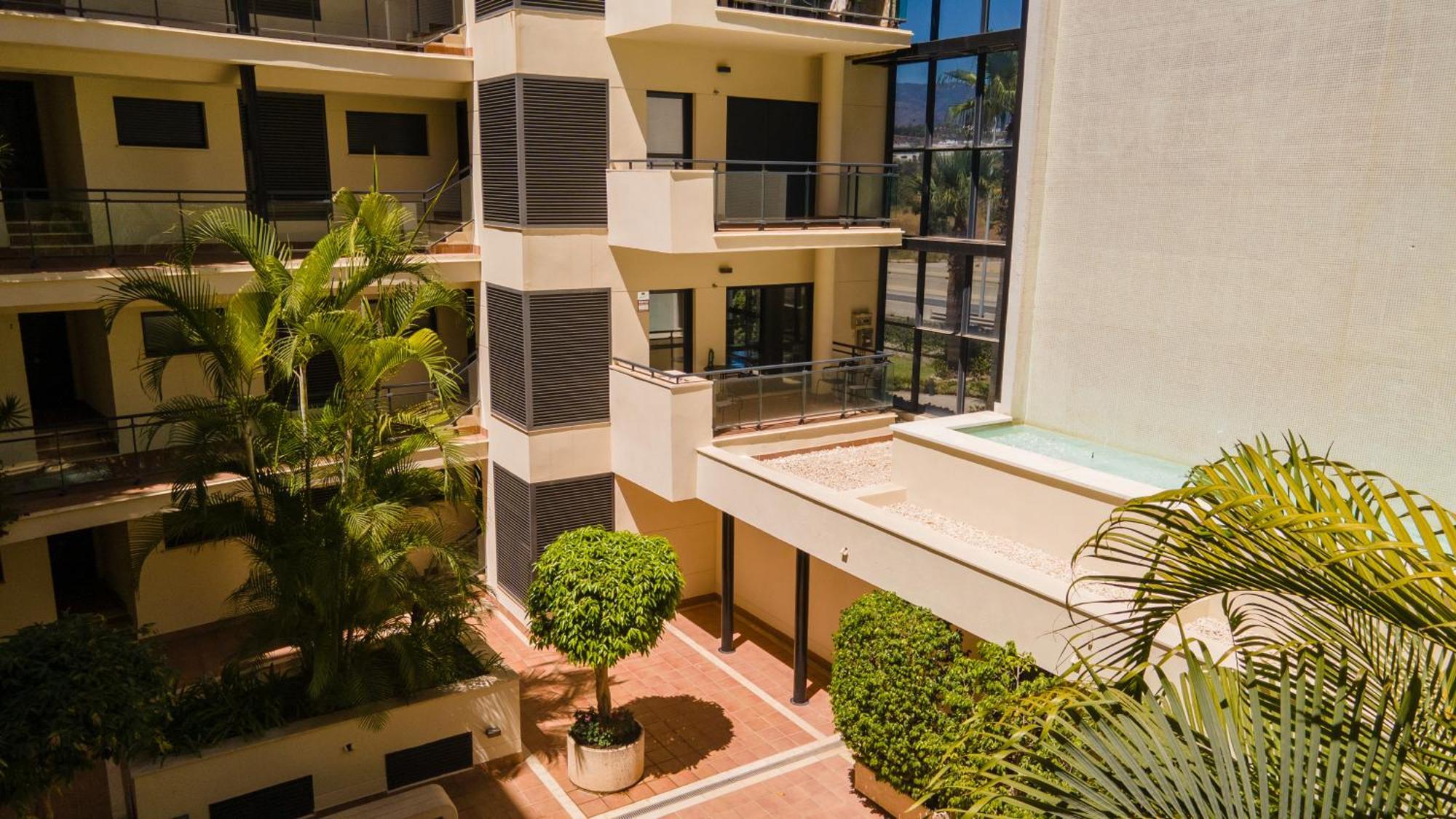 Hello Cosmo Apartment Estepona Bagian luar foto