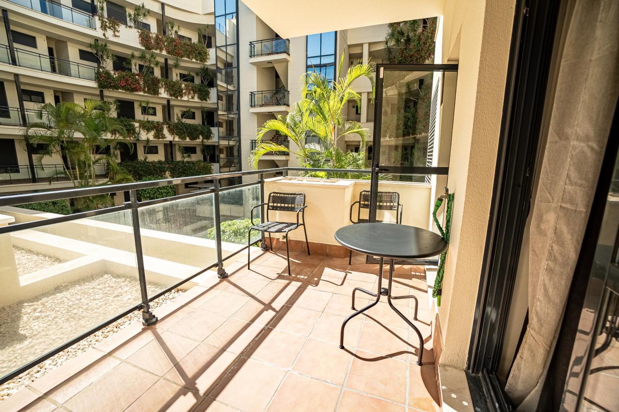 Hello Cosmo Apartment Estepona Bagian luar foto