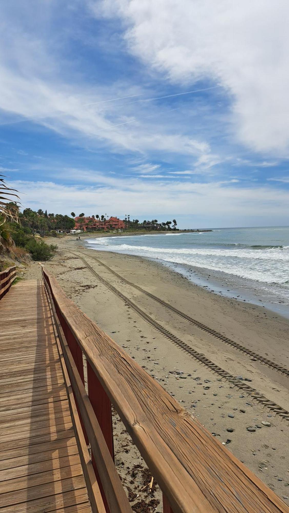 Hello Cosmo Apartment Estepona Bagian luar foto